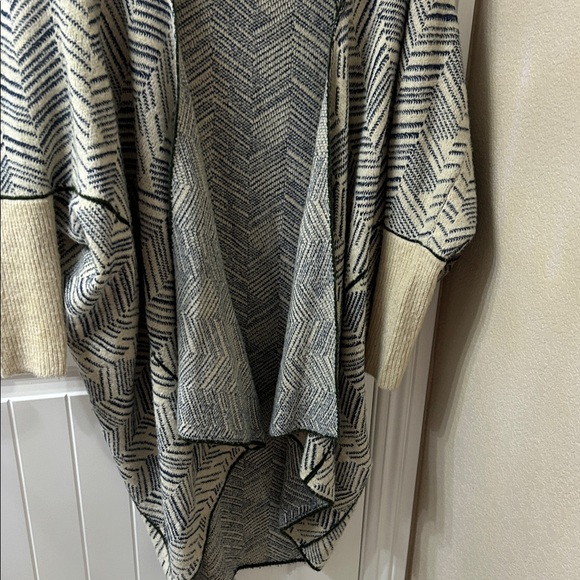 Chevron Patterned Open Front Sweater - Picture 2 of 7